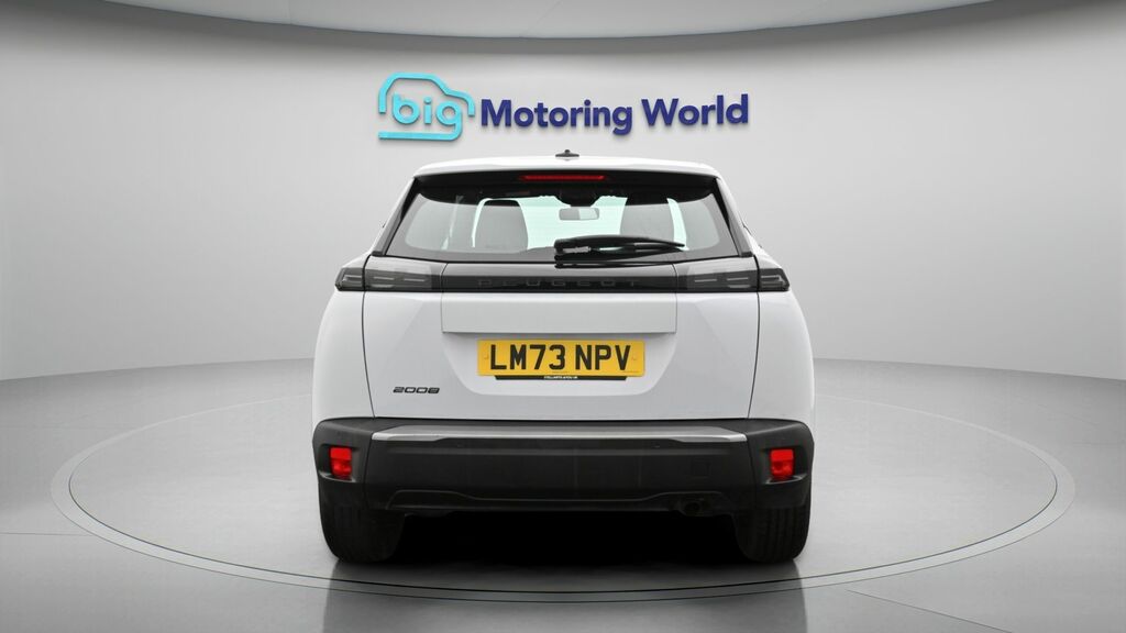 Peugeot 2008 Active White #6