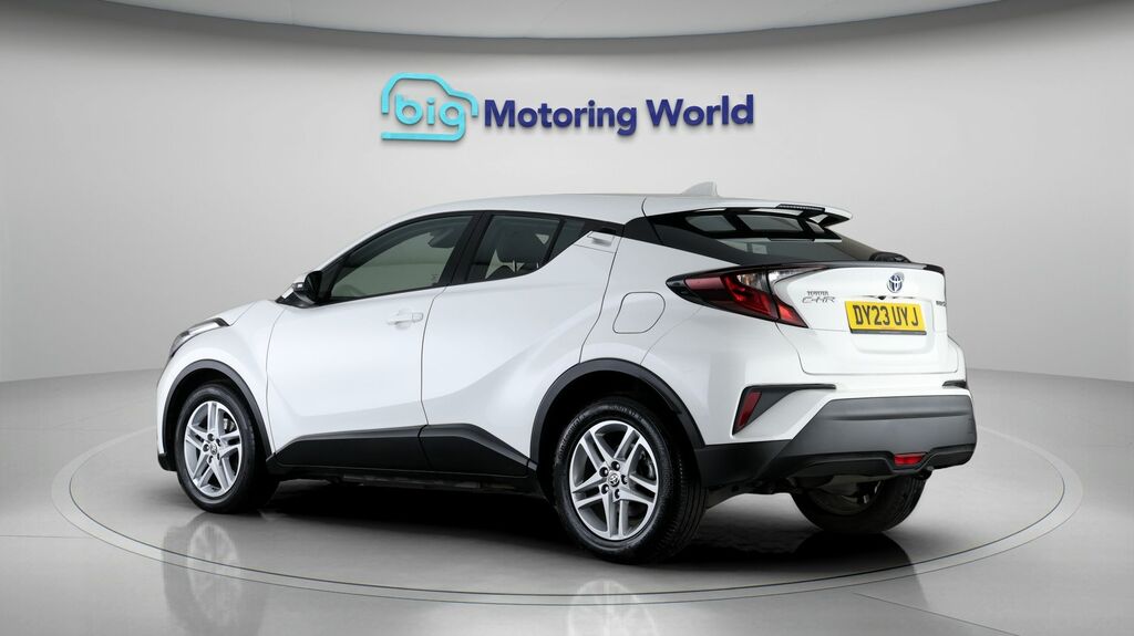 Toyota C-Hr Icon DY23UYJ White #5
