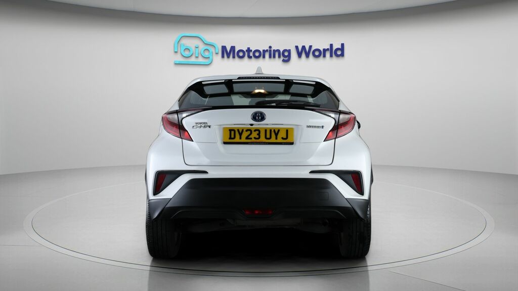 Toyota C-Hr Icon DY23UYJ White #6