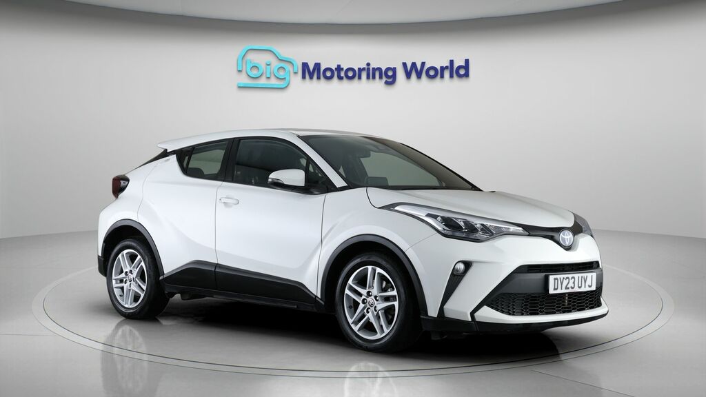 Toyota C-Hr Icon White