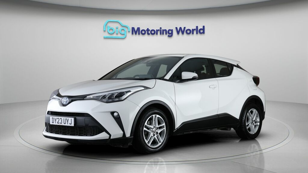 Toyota C-Hr Icon DY23UYJ White #3