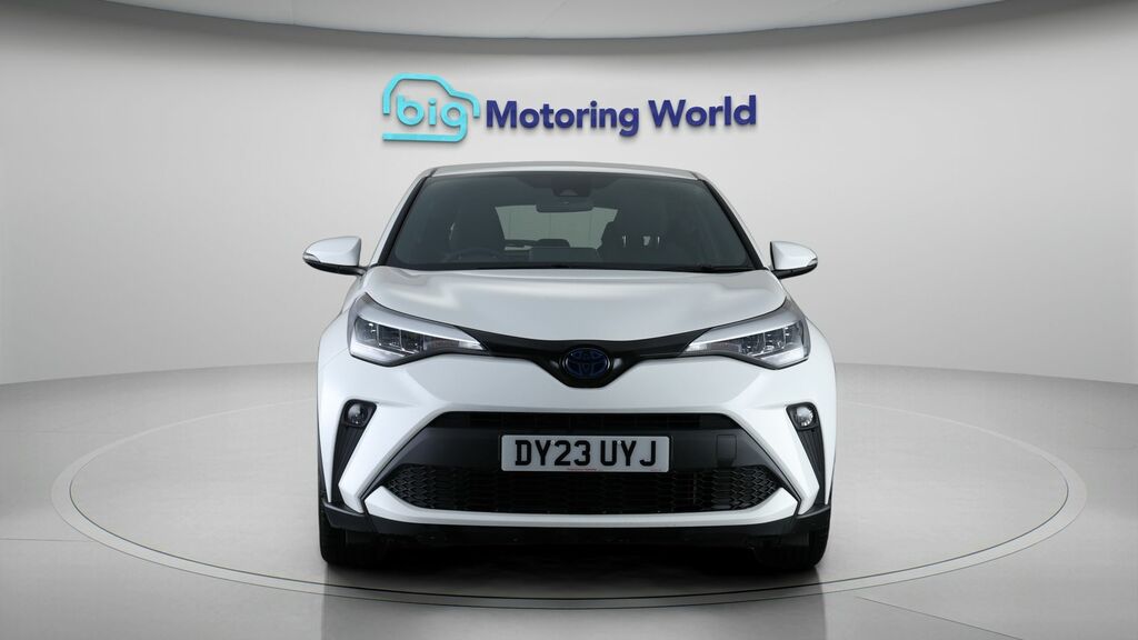 Toyota C-Hr Icon DY23UYJ White #2