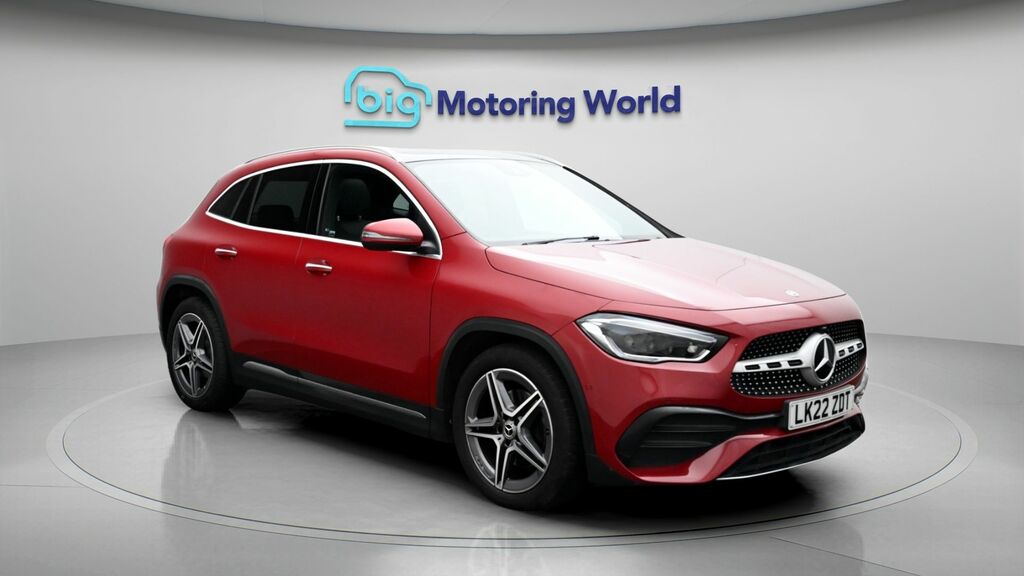 Mercedes-Benz GLA Class Amg Line Red