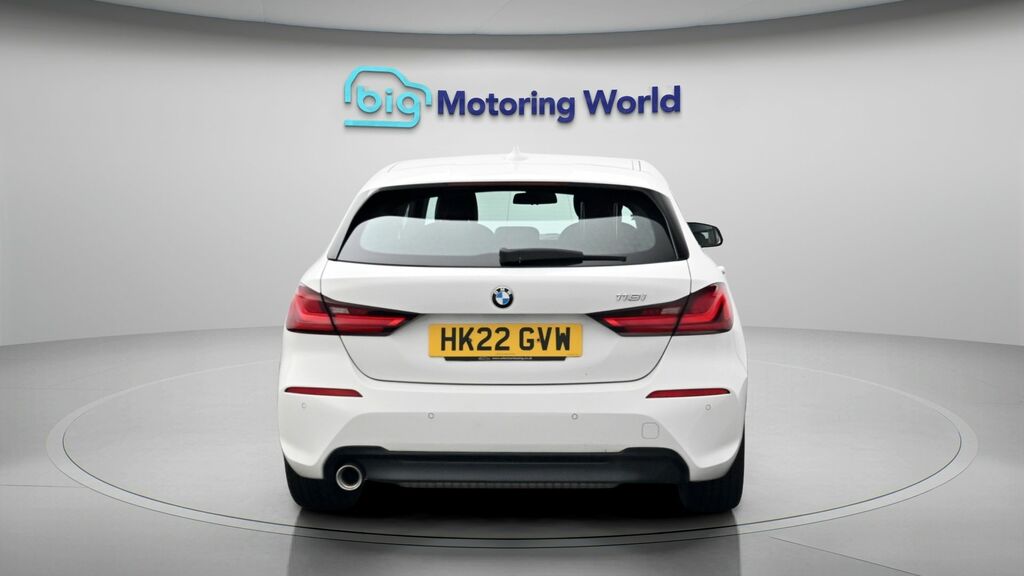 BMW 1 Series Sport White #6