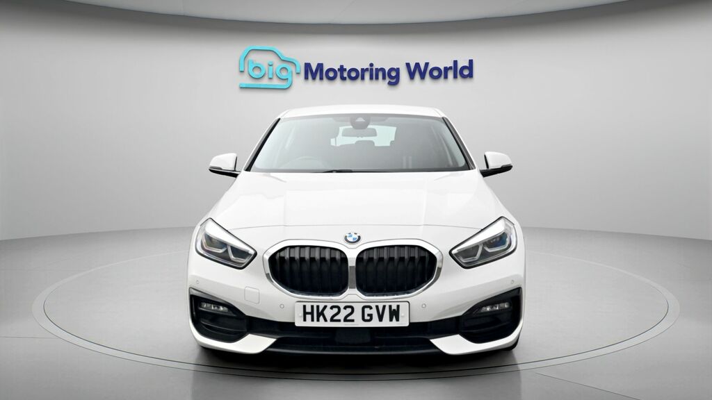 BMW 1 Series Sport White #2