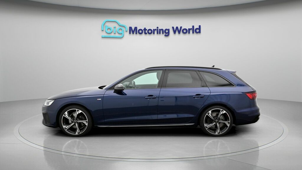Audi A4 Avant Black Edition Blue #4