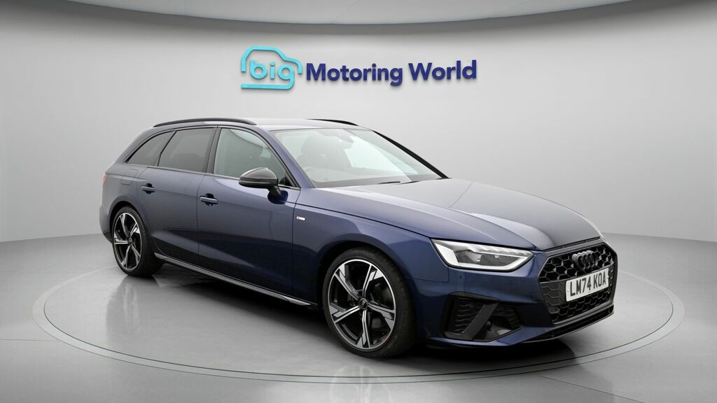 Audi A4 Avant Black Edition Blue