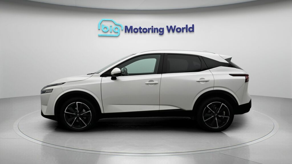 Nissan Qashqai Tekna AV23KKZ White #4