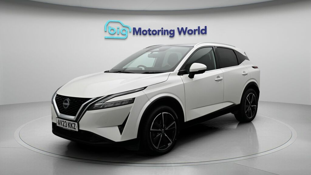 Nissan Qashqai Tekna AV23KKZ White #3