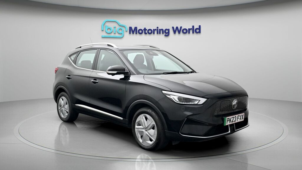 MG ZS Trophy Connect Long Range Black
