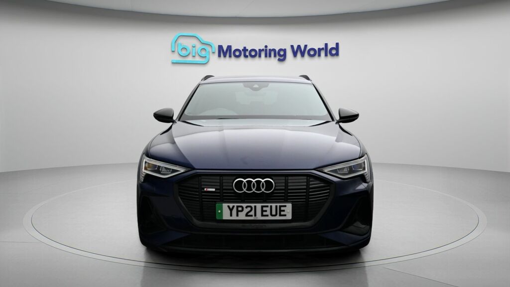 Audi E-tron Black Edition YP21EUE Blue #2