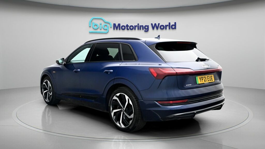 Audi E-tron Black Edition YP21EUE Blue #5