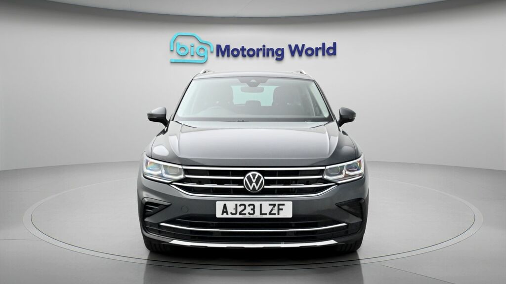 Volkswagen Tiguan Elegance AJ23LZF Grey #2