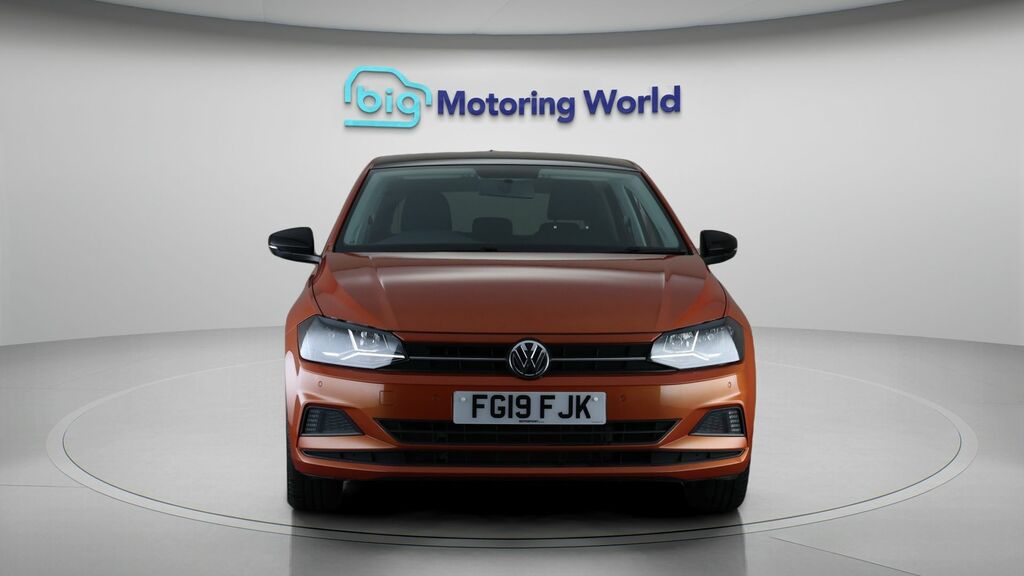 Volkswagen Polo Se FG19FJK Orange #2