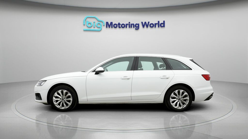 Audi A4 Avant Technik HJ71ZLE White #4