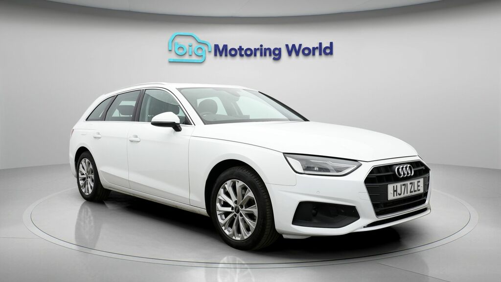 Audi A4 Avant Technik White