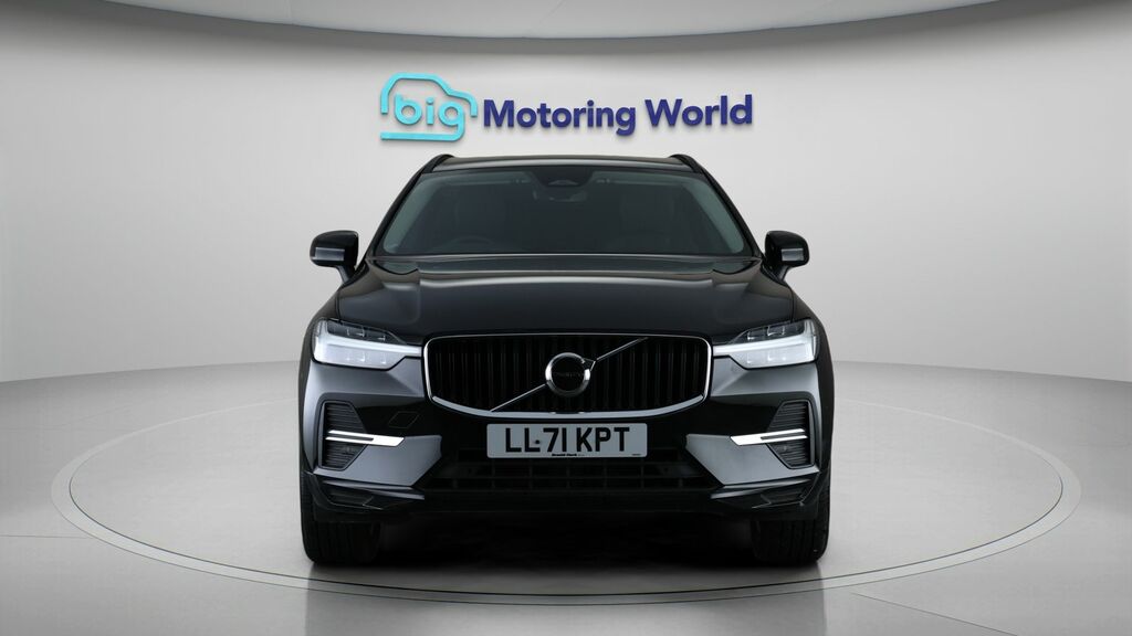 Volvo XC60 Momentum LL71KPT Black #2