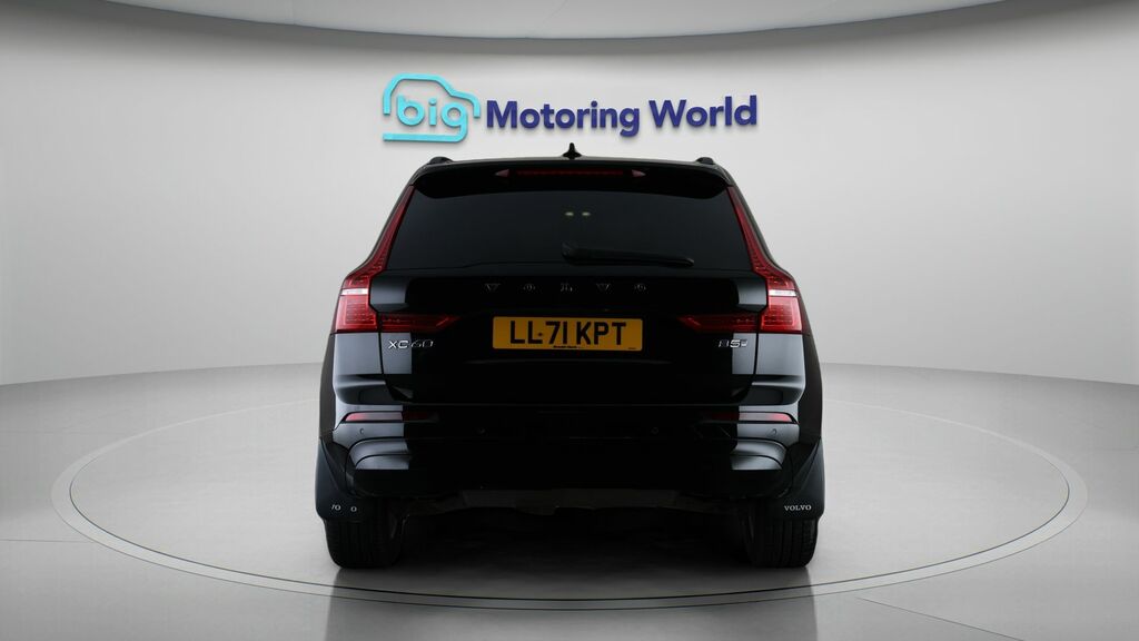 Volvo XC60 Momentum LL71KPT Black #6