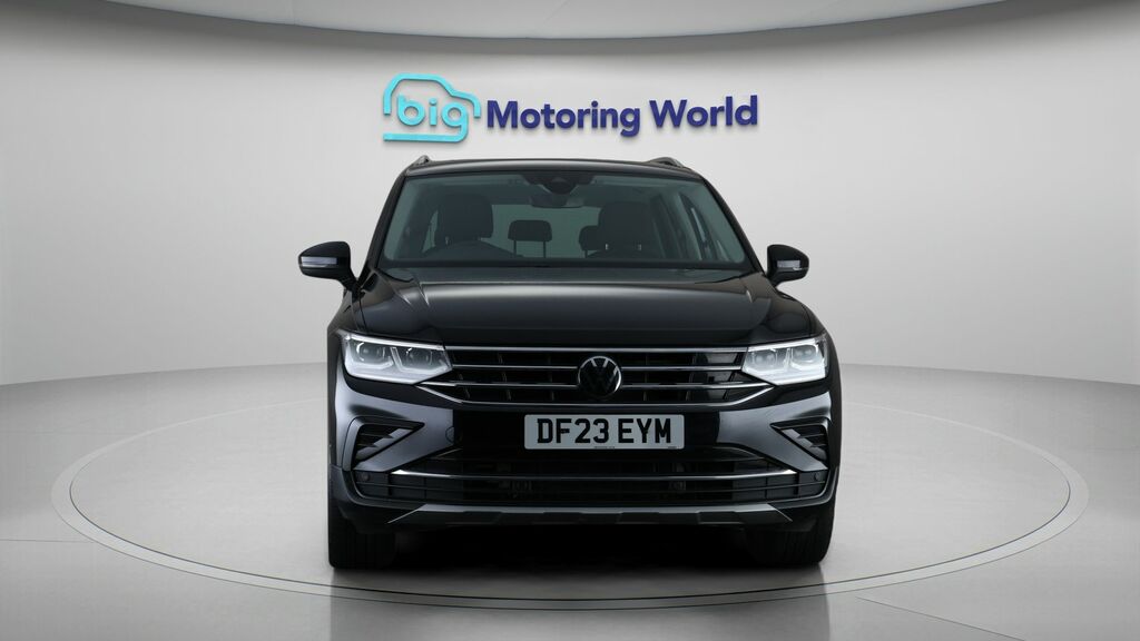 Volkswagen Tiguan Elegance Black #2
