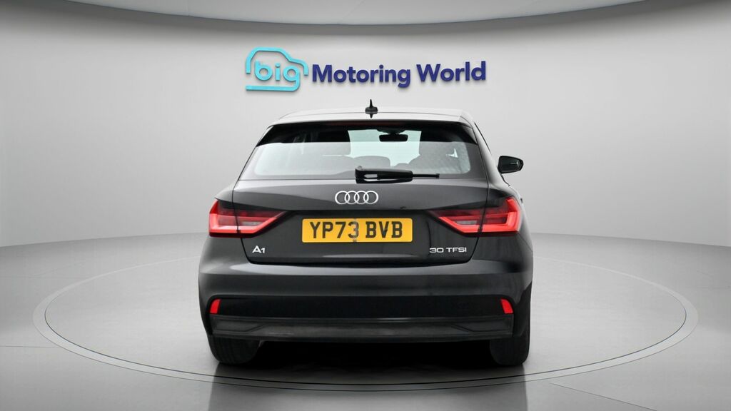 Audi A1 Technik YP73BVB Black #6