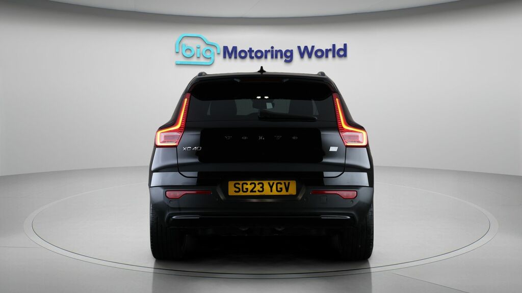 Volvo XC40 Core Black #6