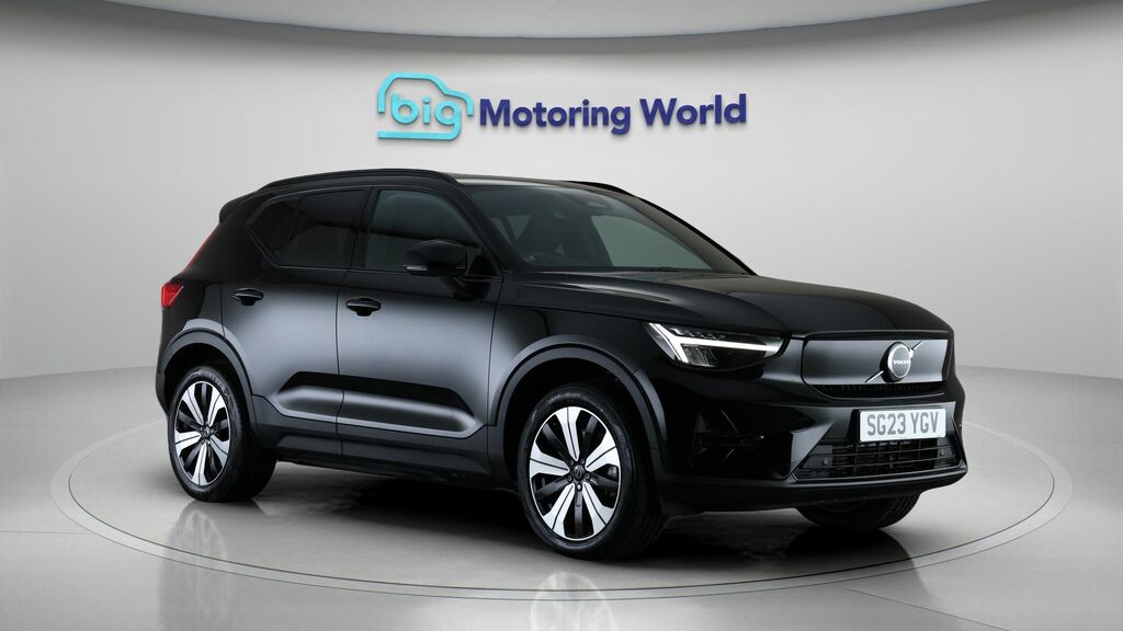 Volvo XC40 Core Black
