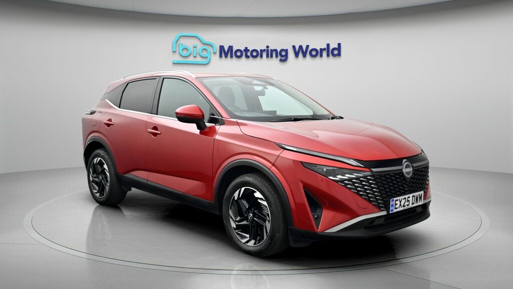 Nissan Qashqai N-connecta EX25DWM Red
