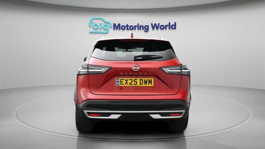 Nissan Qashqai N-connecta EX25DWM Red #6