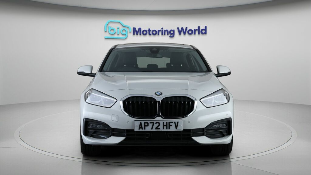 BMW 1 Series Se AP72HFV White #2