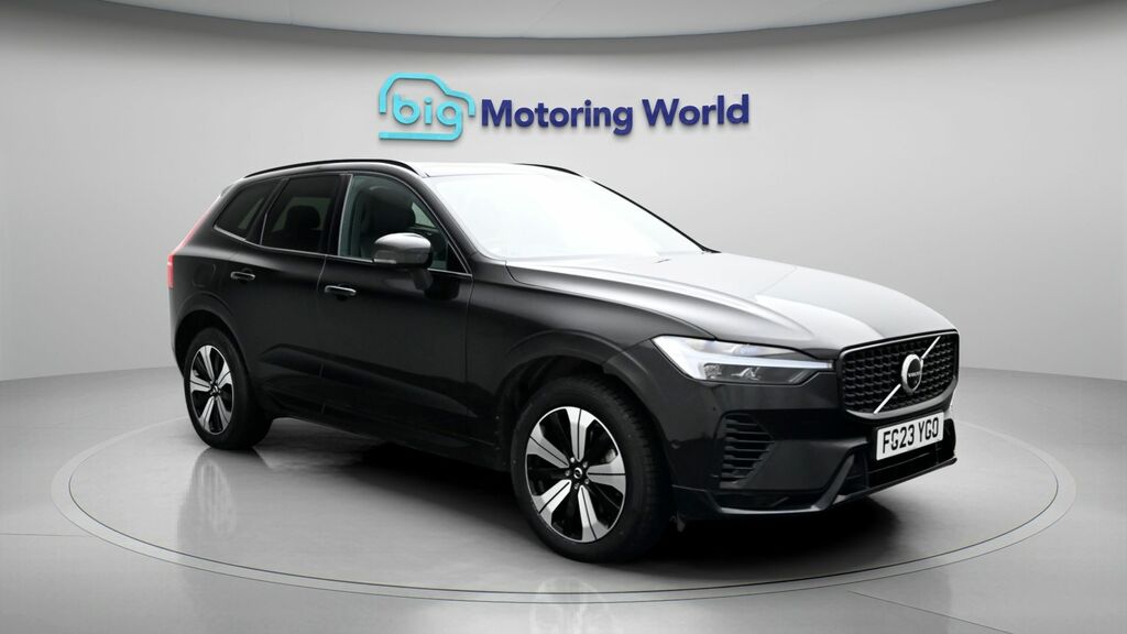 Volvo XC60 Plus Black