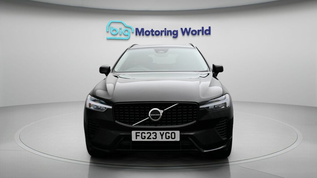 Volvo XC60 Plus Black #2