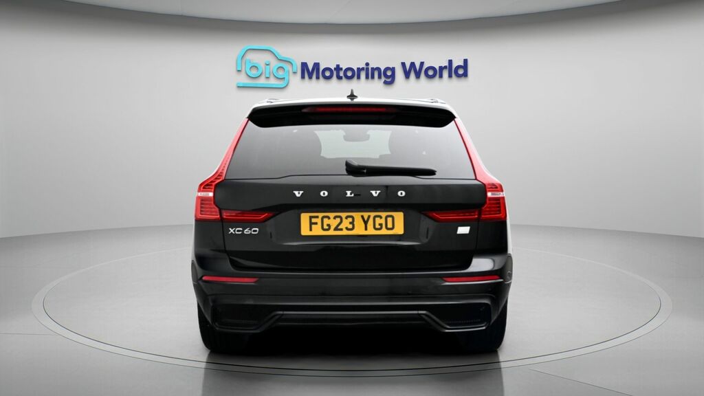 Volvo XC60 Plus Black #6