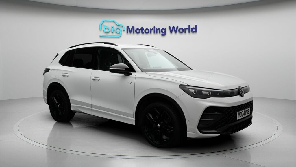 Volkswagen Tiguan R-line White