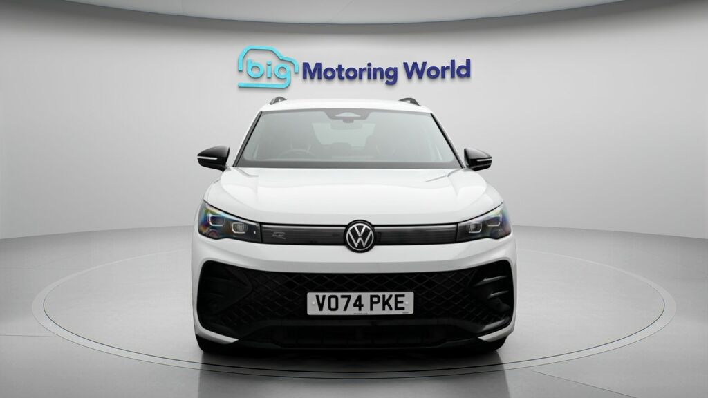 Volkswagen Tiguan R-line VO74PKE White #2