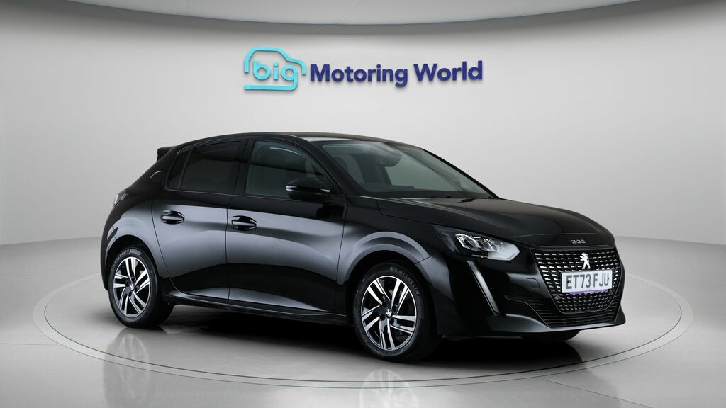 Peugeot 208 Allure Premium Black