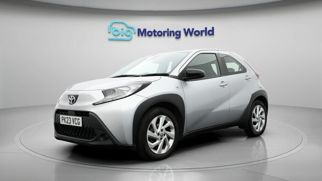 Toyota Aygo X Pure Silver #3