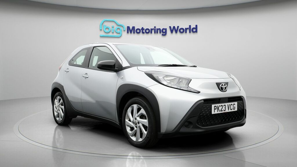 Toyota Aygo X Pure Silver