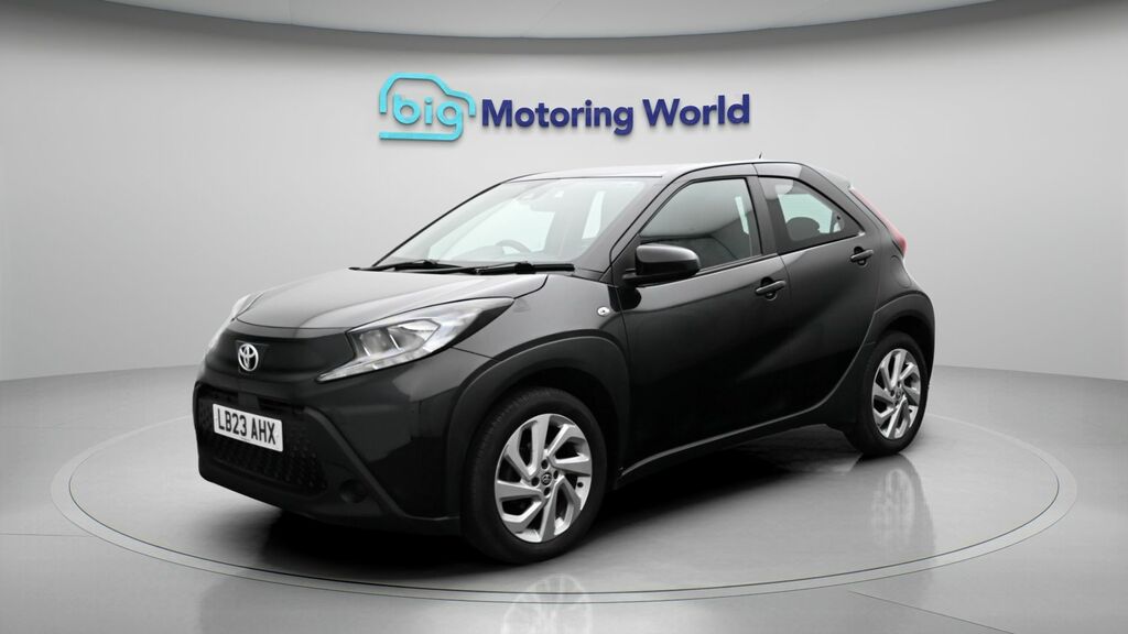 Toyota Aygo X Pure Black #3