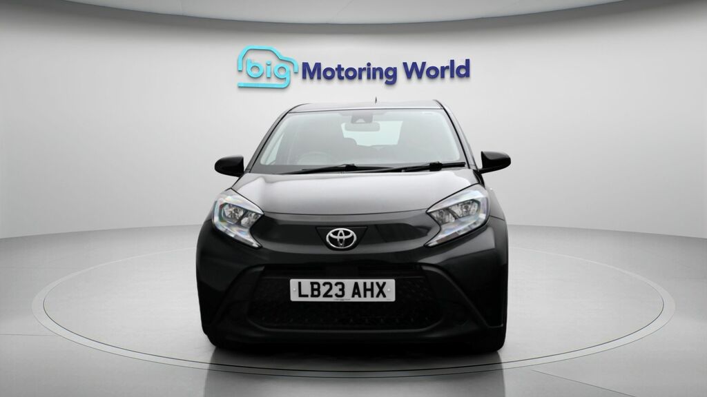 Toyota Aygo X Pure Black #2