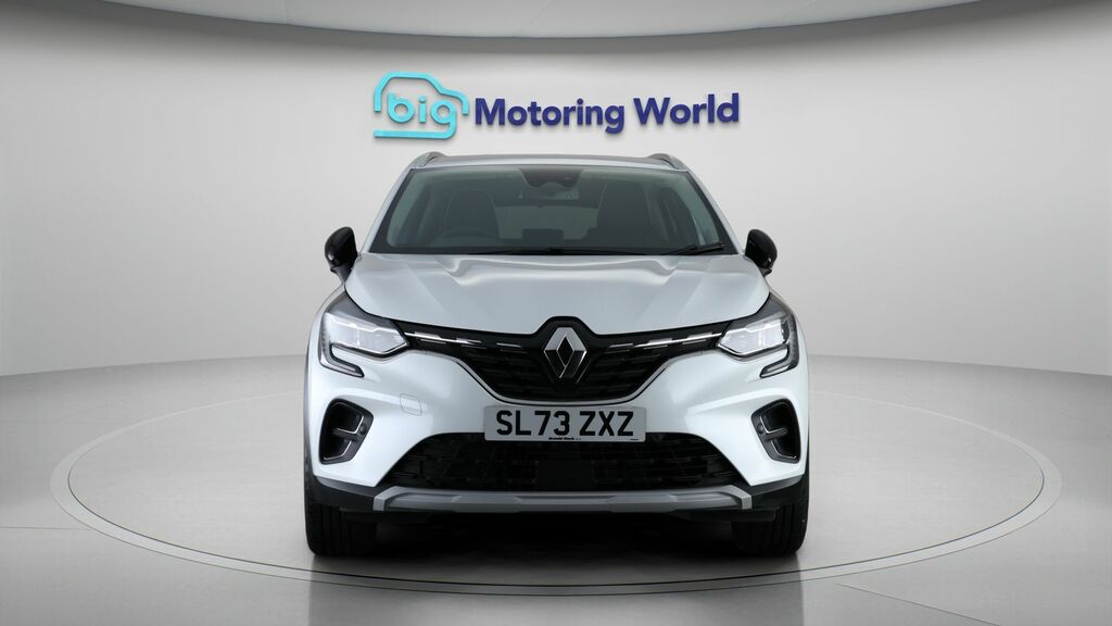 Renault Captur Techno White #2