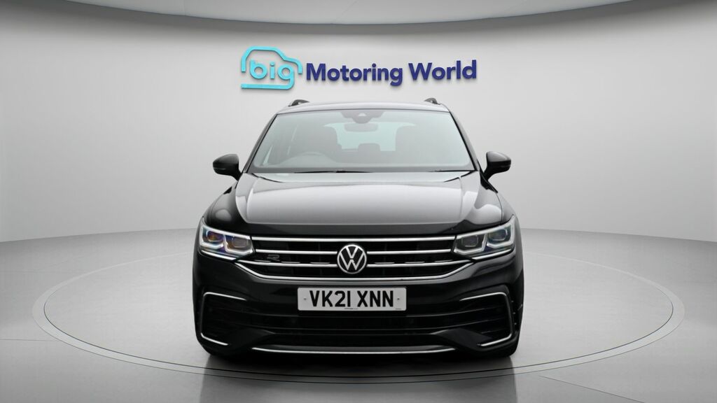 Volkswagen Tiguan R-line VK21XNN Black #2