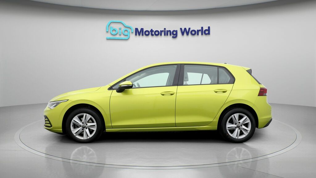 Volkswagen Golf Life Yellow #4