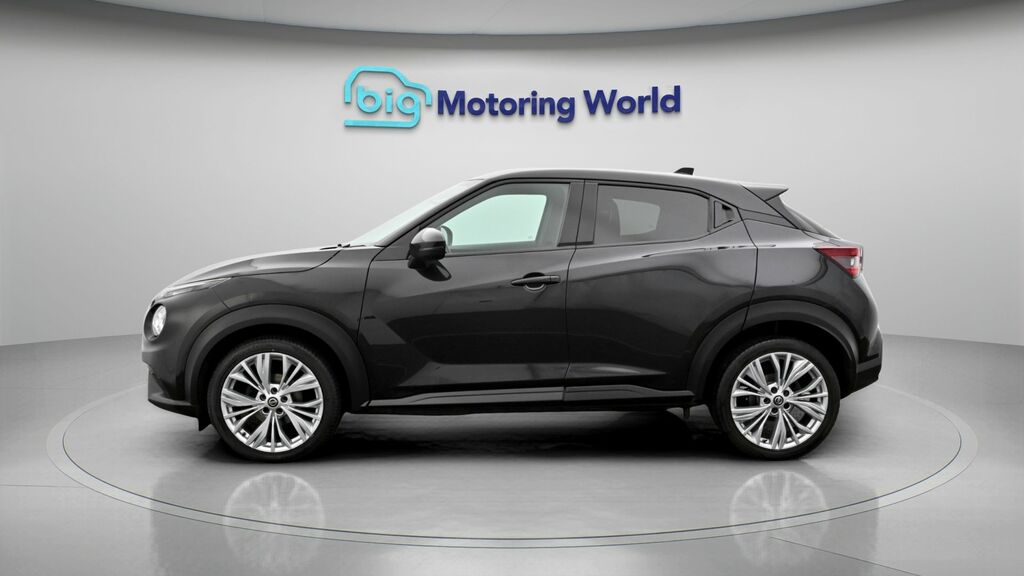 Nissan Juke Tekna Black #4