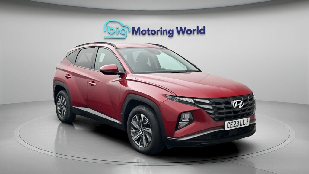 Hyundai Tucson Se Connect Red