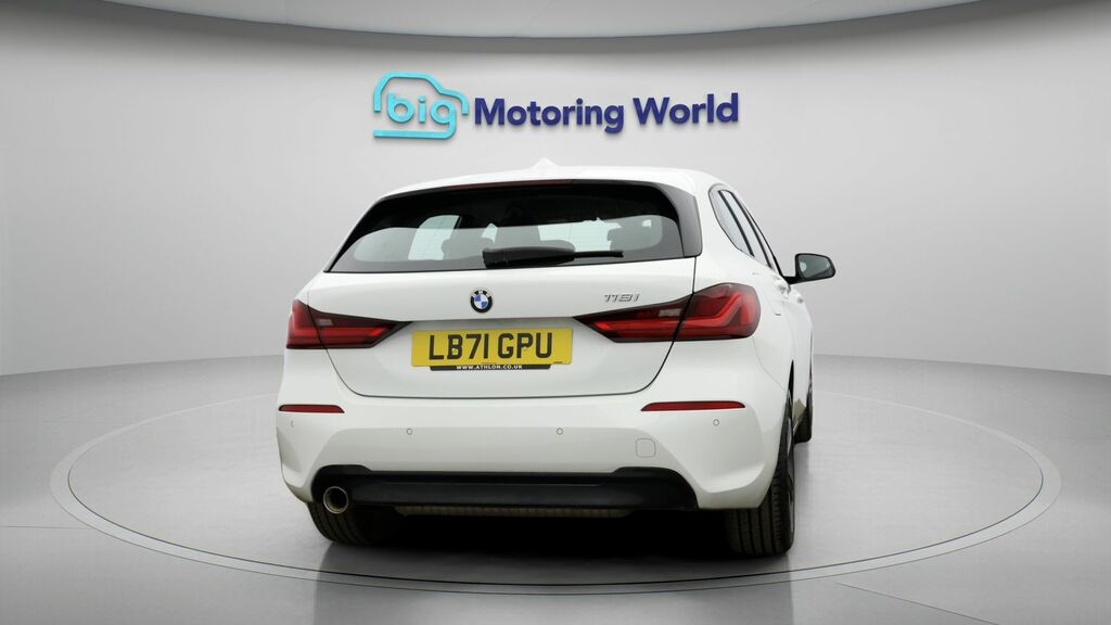 BMW 1 Series Sport White #6