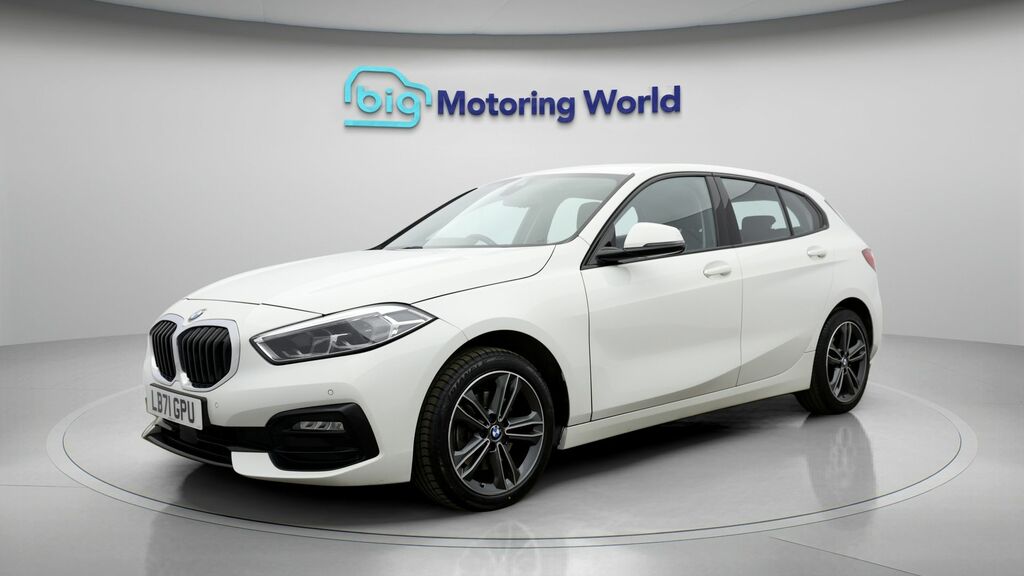 BMW 1 Series Sport White #3