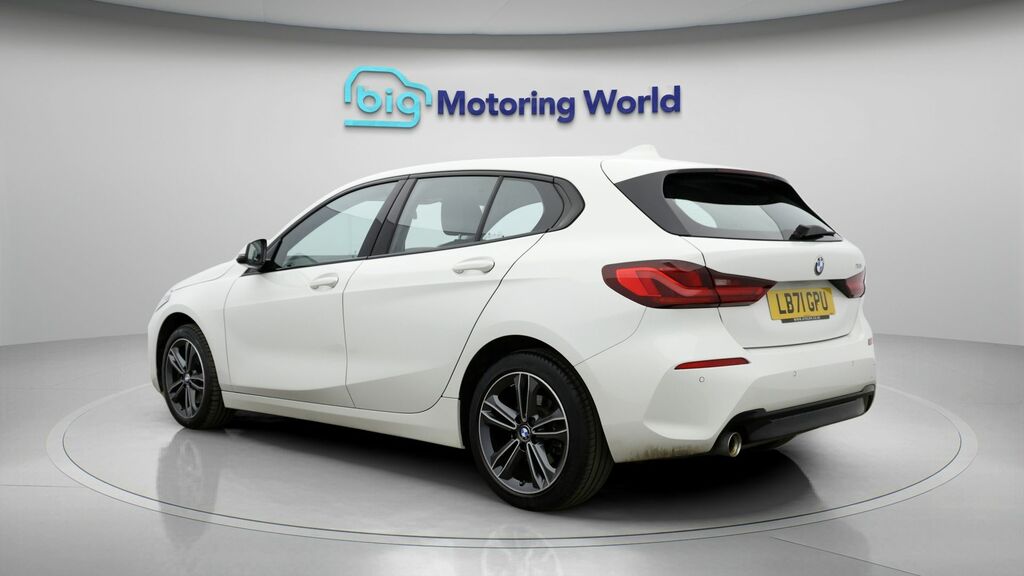 BMW 1 Series Sport White #5