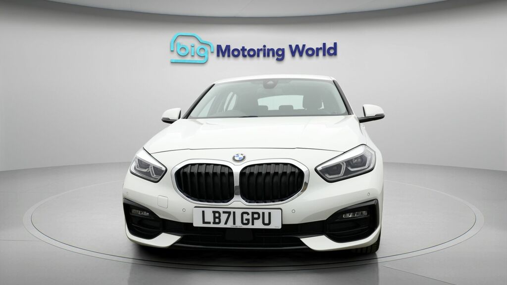 BMW 1 Series Sport White #2