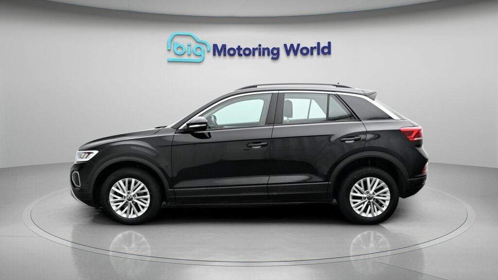 Volkswagen T-Roc Life YC23NYD Black #4