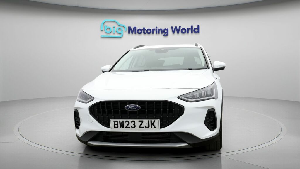 Ford Focus Active White #2